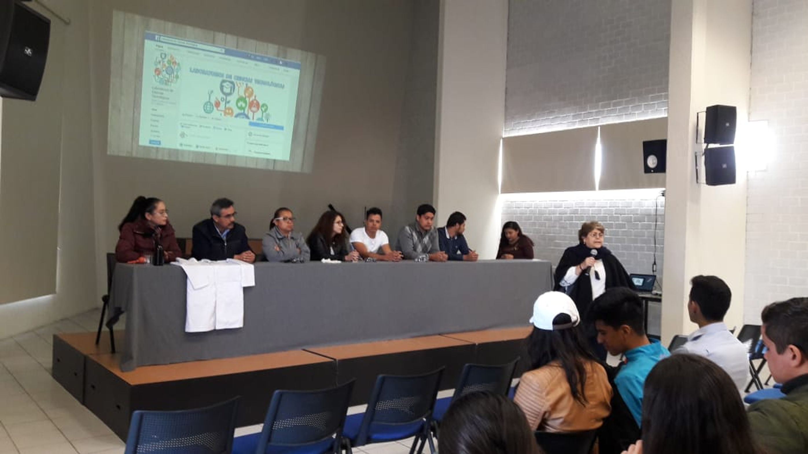 Identificación de material de laboratorio y seguridad dentro del laboratorio